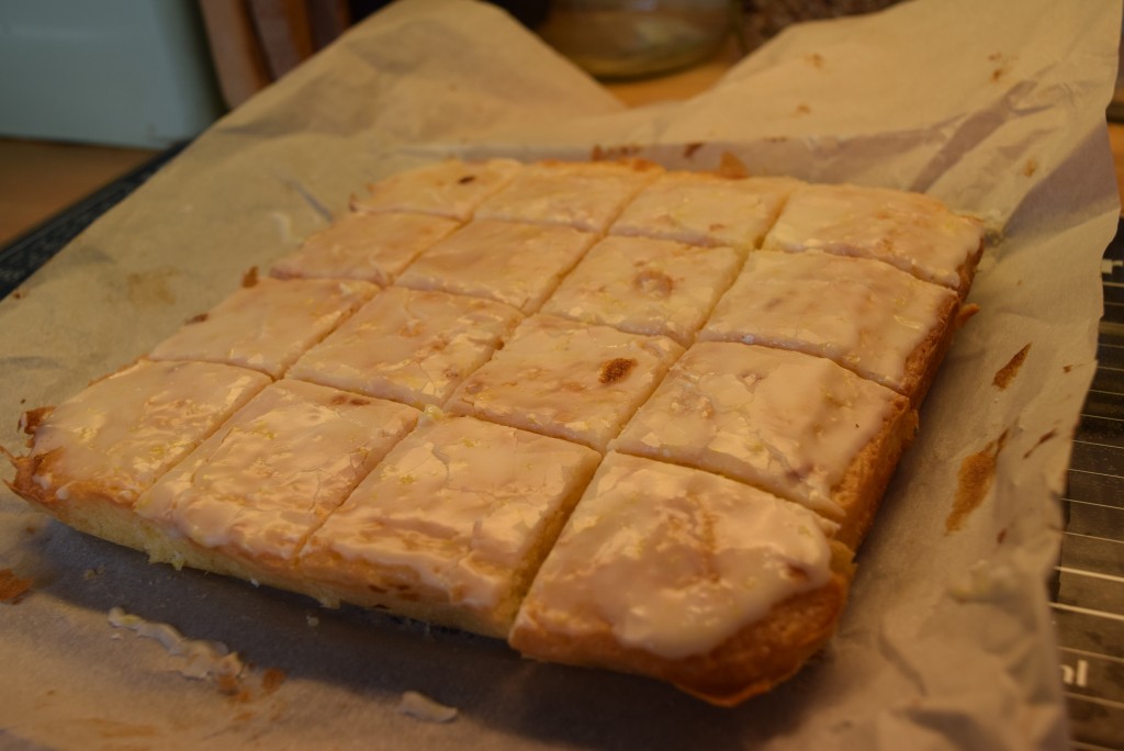 Lemon-blondies-lucyloves-foodblog