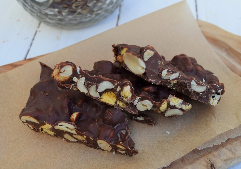 Chocolate-peanut-crunchie-slab-lucyloves-foodblog