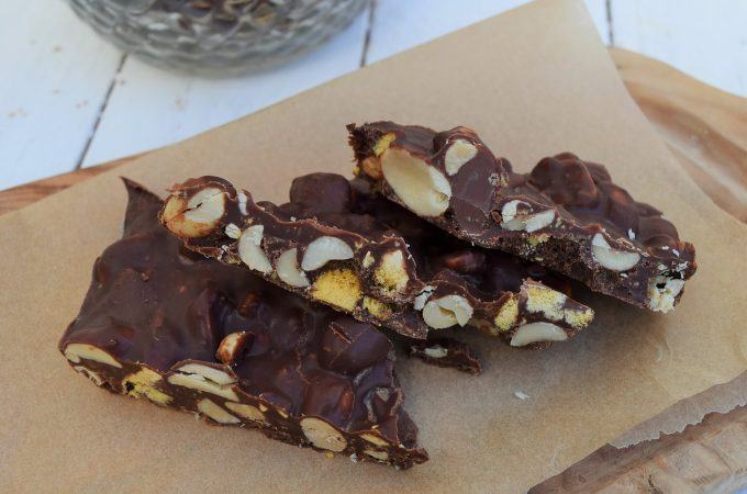 Chocolate-peanut-crunchie-slab-lucyloves-foodblog