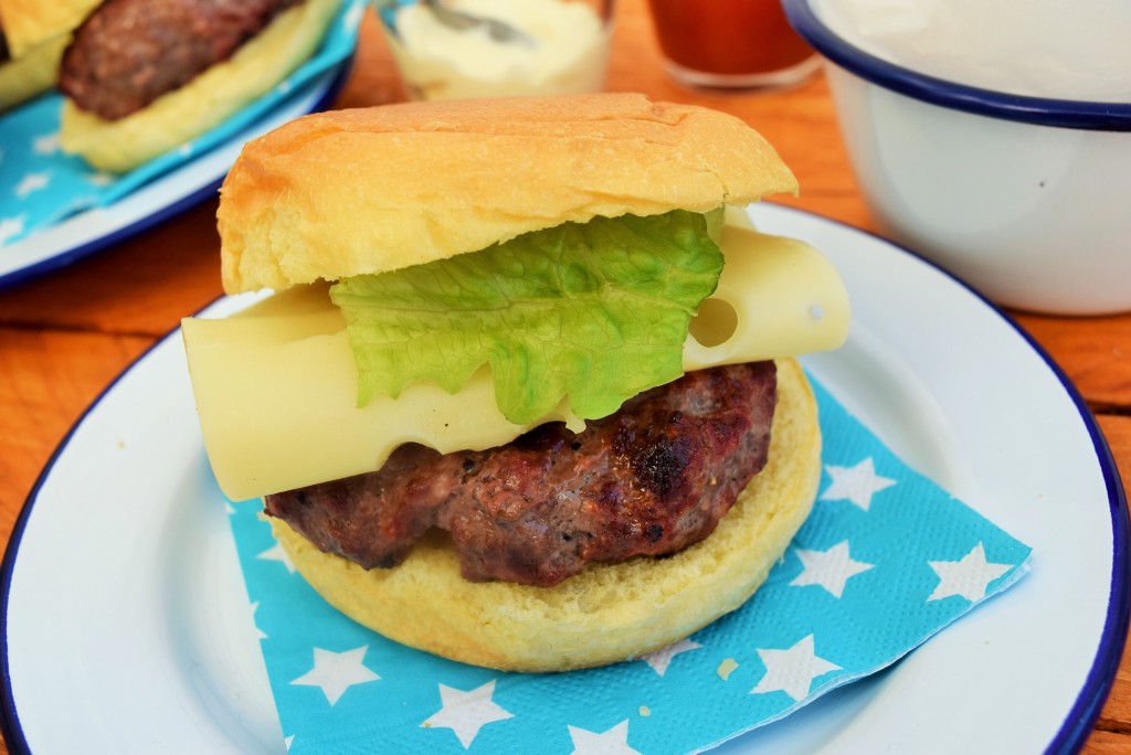Easy-bacon-burgers-lucyloves-foodblog