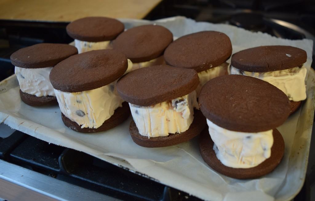 Candy-cane-ice-cream-sandwiches-recipe-lucyloves-foodblog