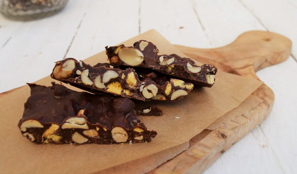 Chocolate-peanut-crunchie-slab-lucyloves-foodblog