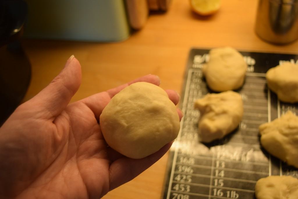 One-hour-bread-rolls-lucyloves-foodblog