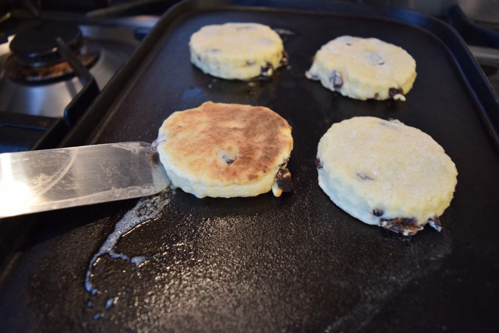 Welsh-cakes-recipe-lucyloves-foodblog