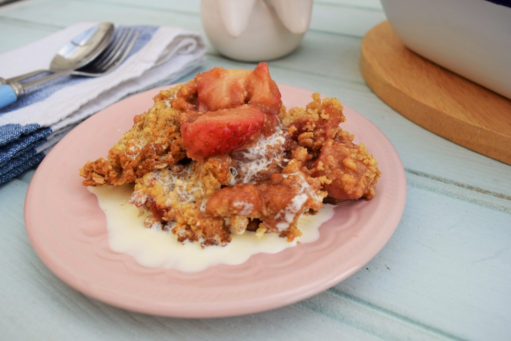 Strawberry-crumble-lucyloves-foodblog