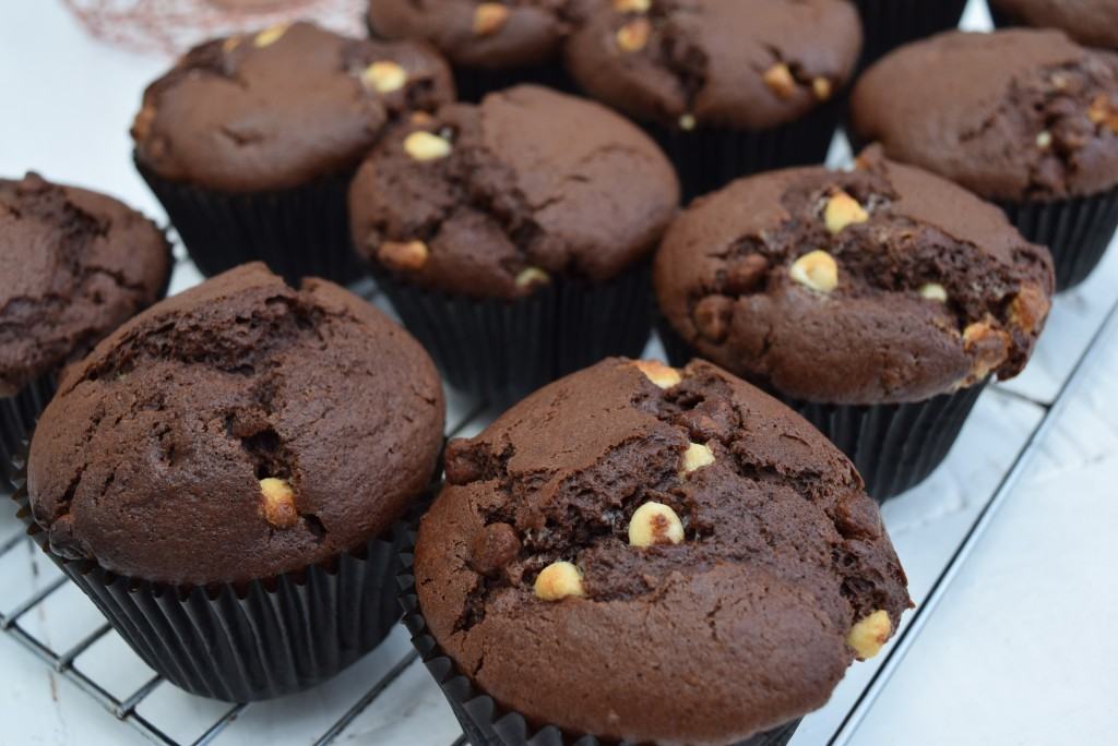 Very-chocolatey-muffins-foodblog