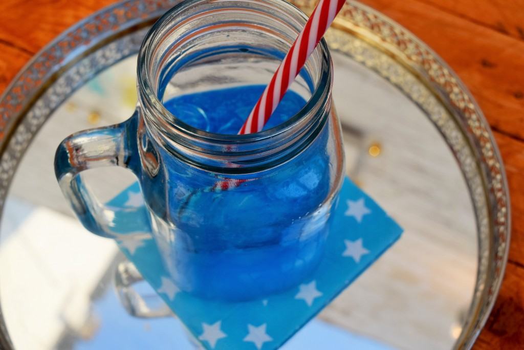 Blue-lagoon-cocktail-lucyloves-foodblog