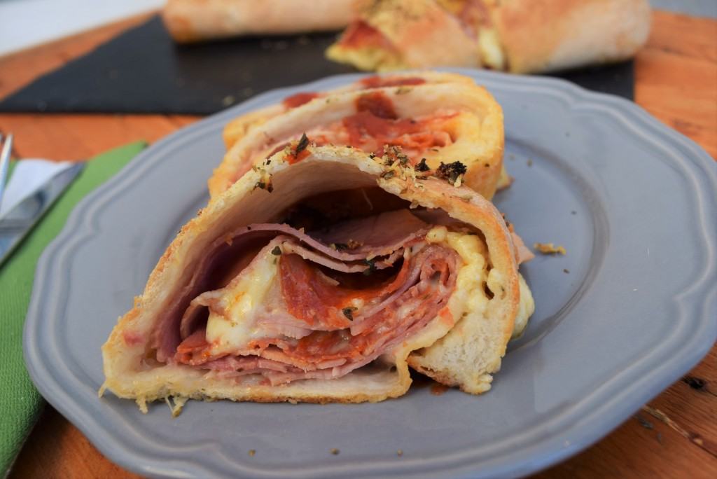 Stromboli-pizza-lucyloves-foodblog