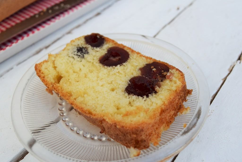 Cherry-cake-lucyloves-foodblog