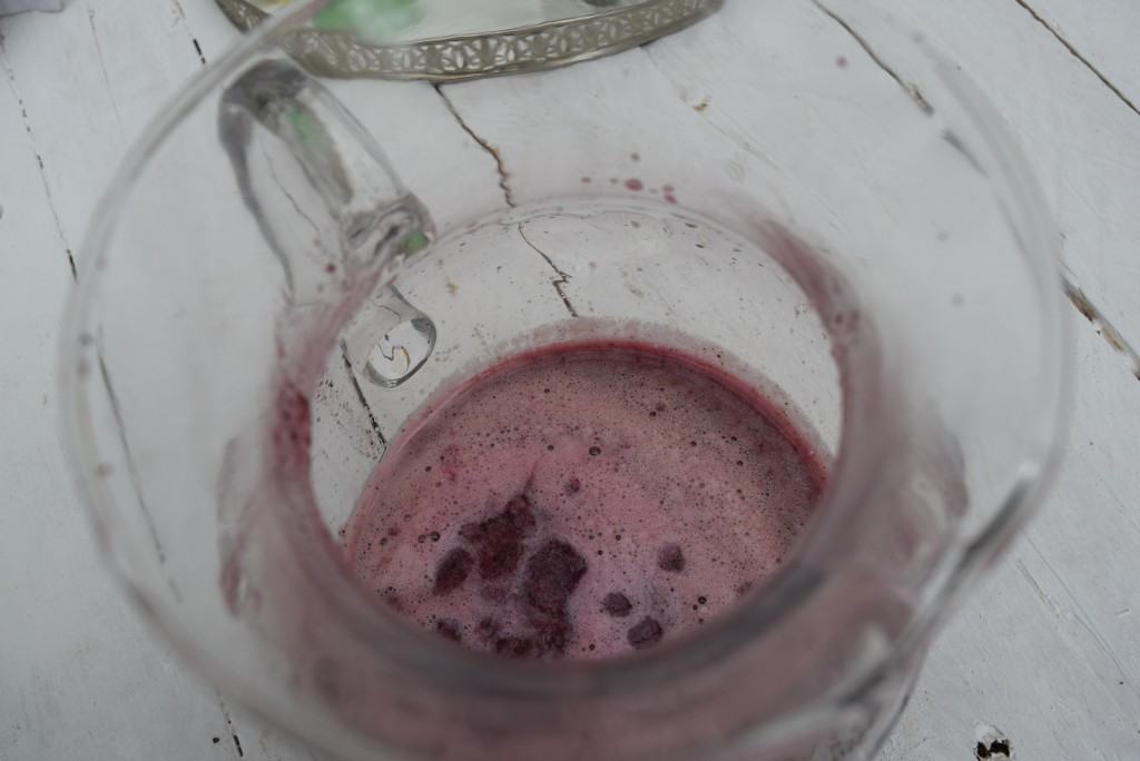 Blueberry-vodka-lemonade-lucyloves-foodblog