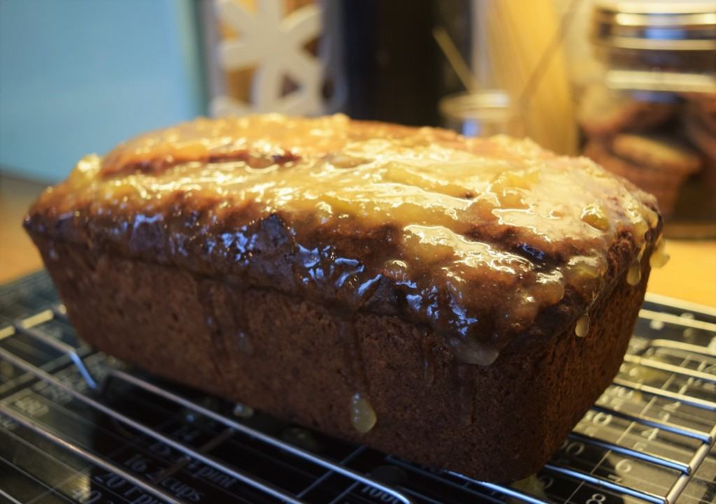 Bramley-apple-loaf-cake-lucyloves-foodblog