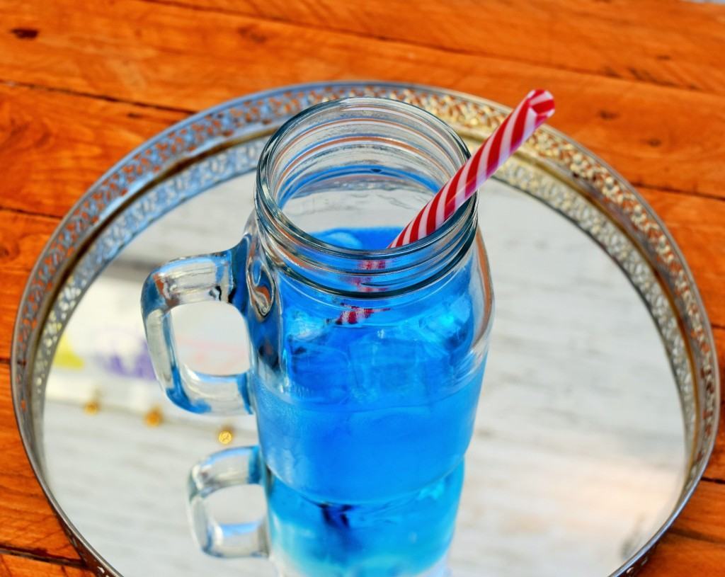 Blue-lagoon-cocktail-lucyloves-foodblog