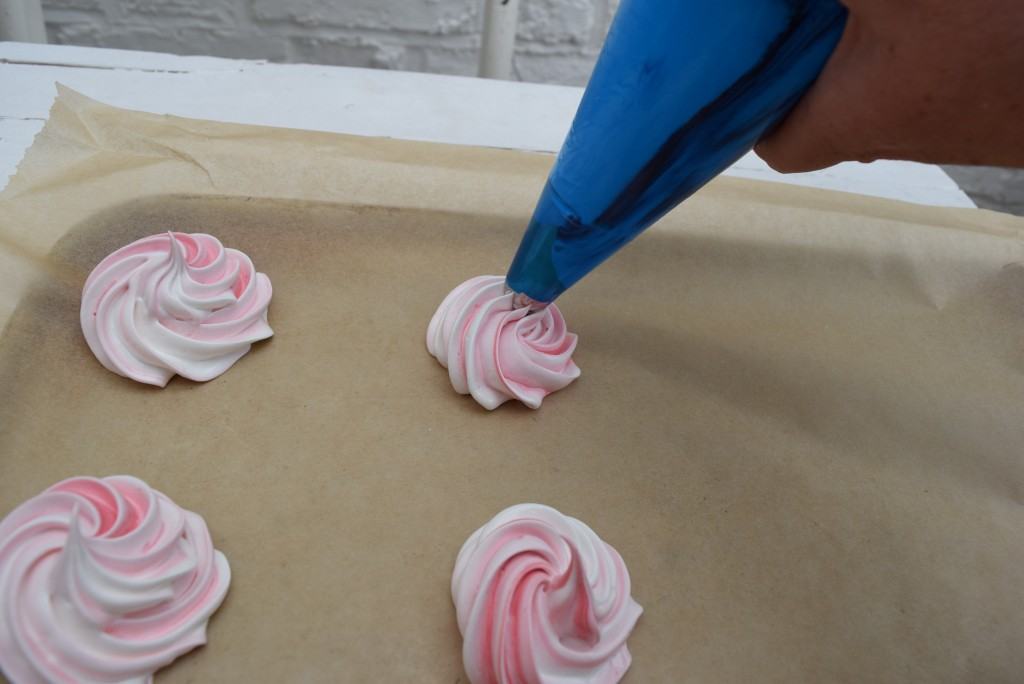 Pretty-pastel-meringues-lucyloves-foodblog