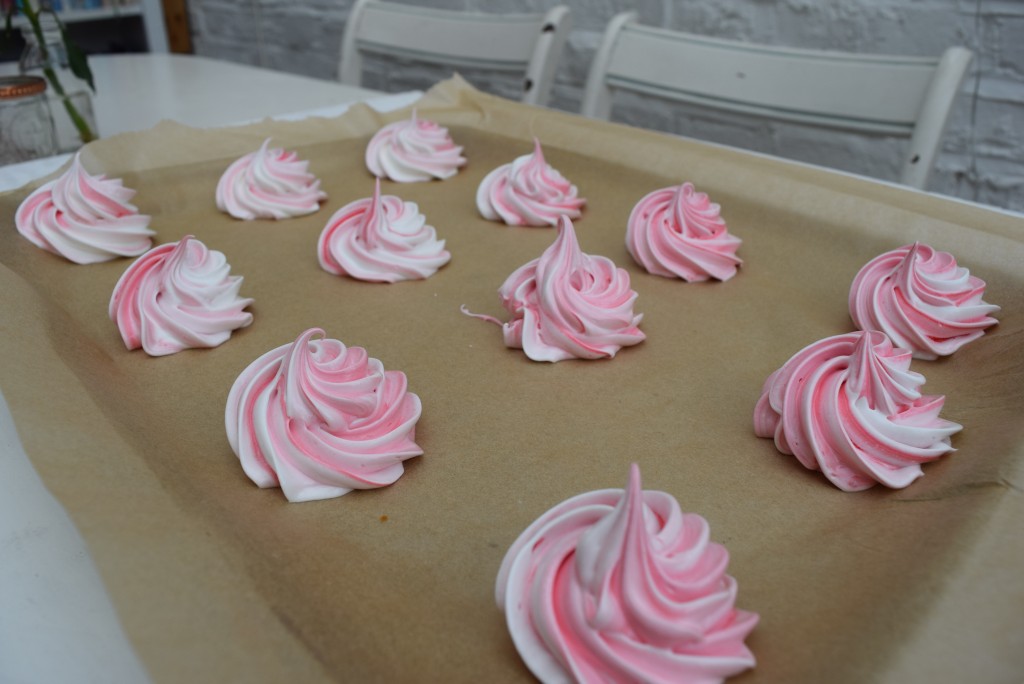 Pretty-pastel-meringues-lucyloves-foodblog