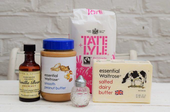 Easy-peanut-butter-fudge-lucyloves-foodblog