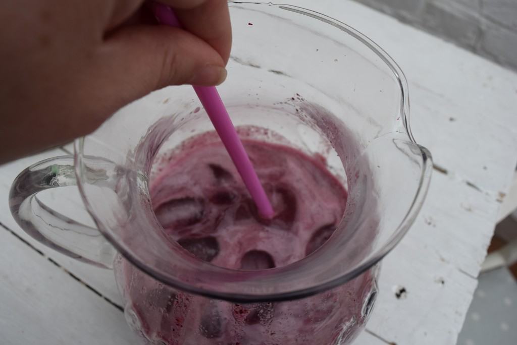 Blueberry-vodka-lemonade-lucyloves-foodblog