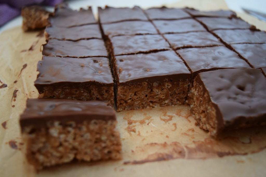 Mars-bar-krispie-slab-recipe-lucyloves-foodblog