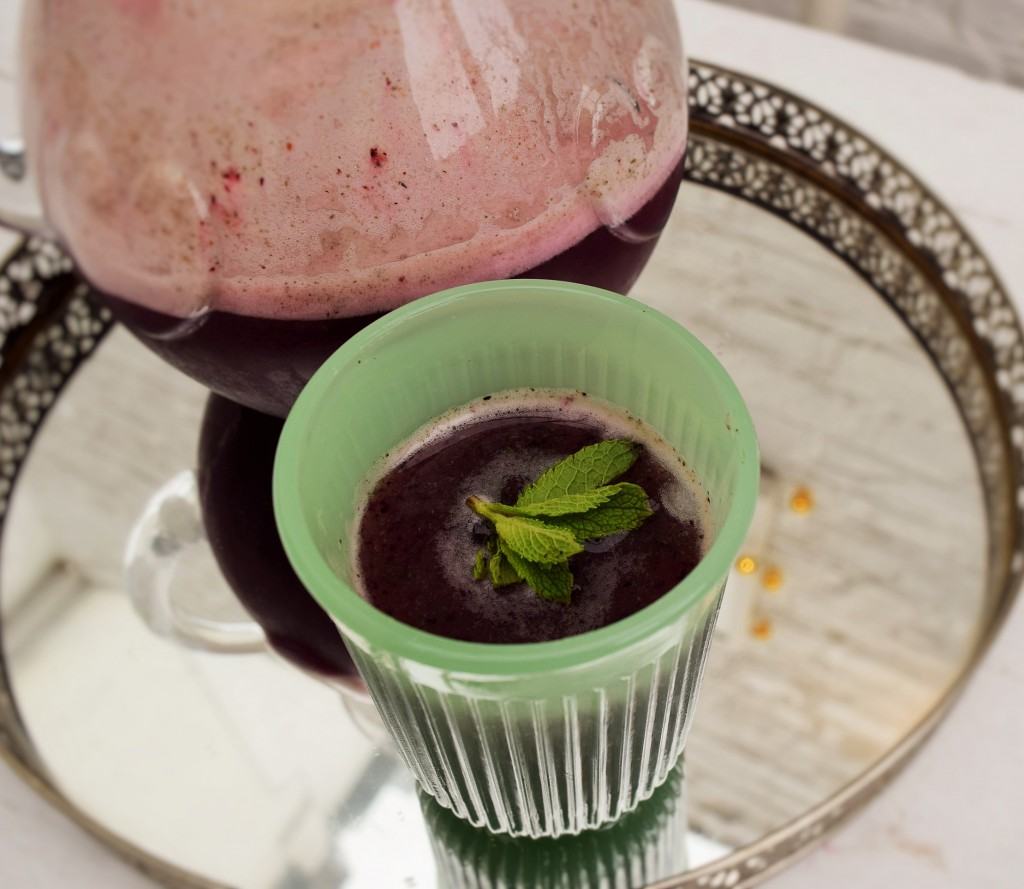 Blueberry-vodka-lemonade-lucyloves-foodblog