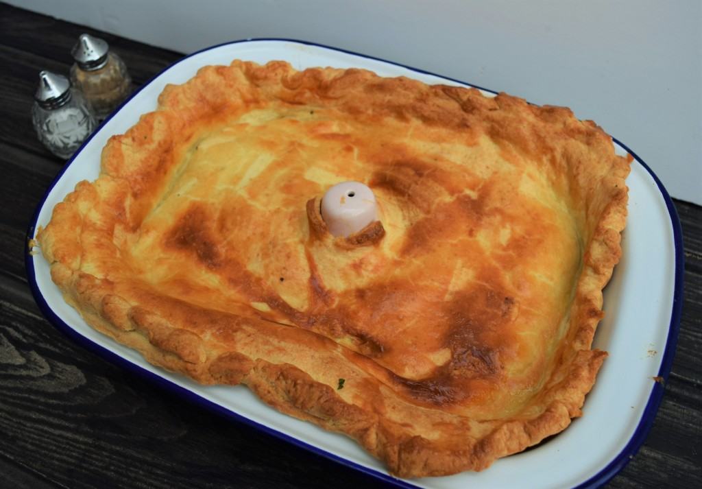 Minced beef pie recipe - BBC Food