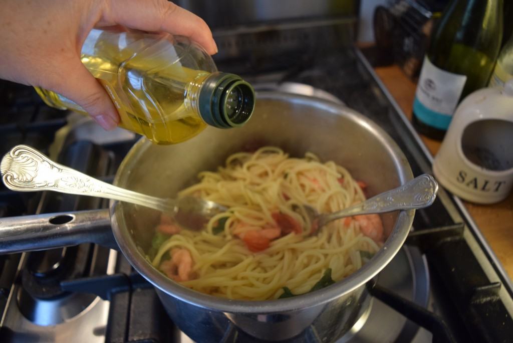 Prawn-chilli-basil-pasta-recipe-lucyloves-foodblog