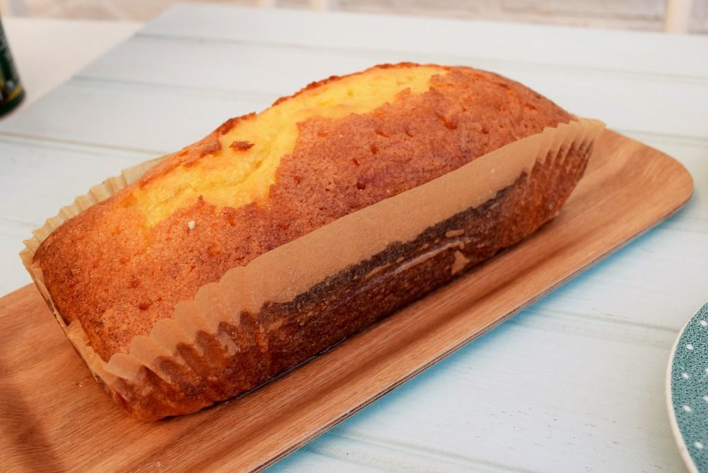 Lemon-drizzle-cake-lucyloves-foodblog