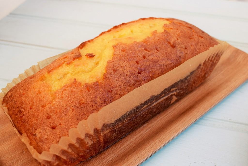 Lemon-drizzle-cake-lucyloves-foodblog