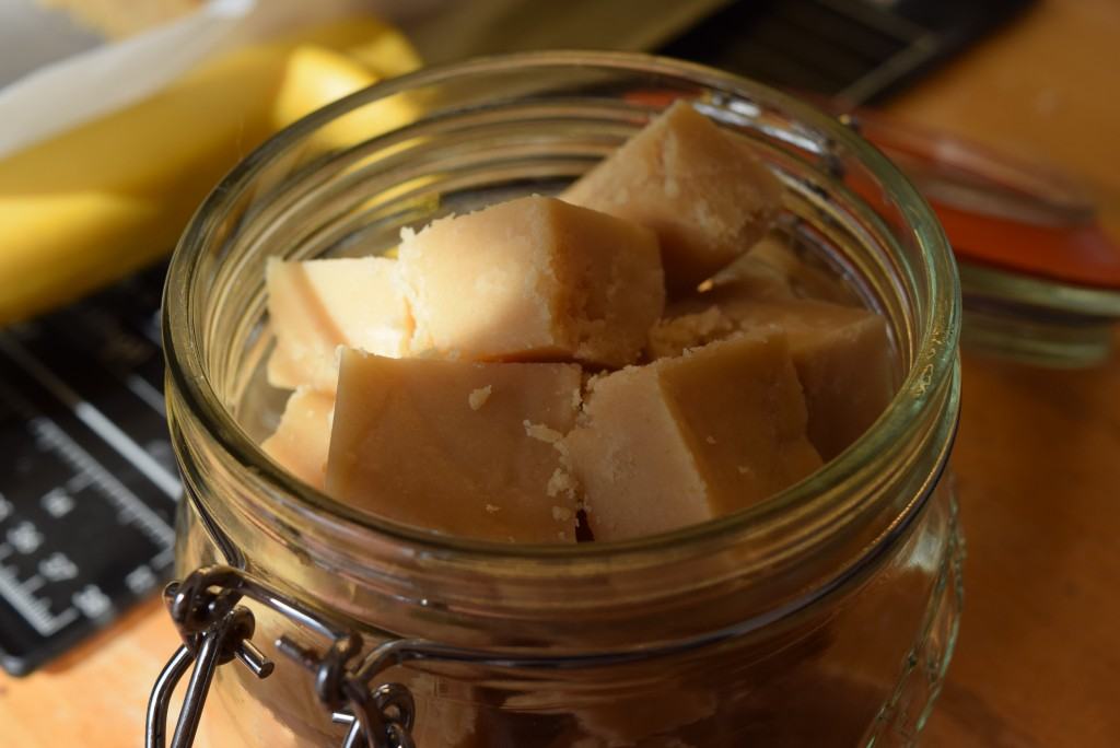 Easy-peanut-butter-fudge-lucyloves-foodblog