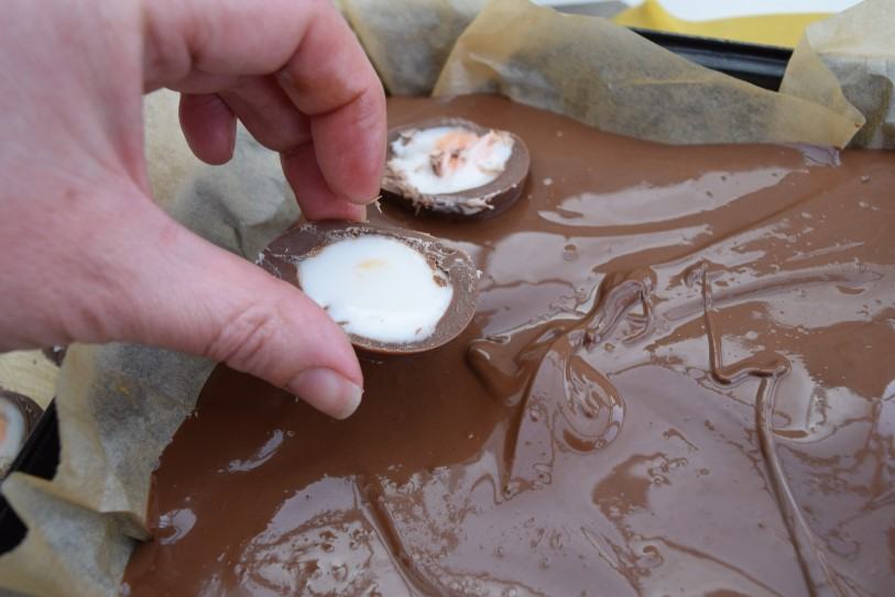 Creme-egg-caramel-shortbread-recipe-lucyloves-foodblog