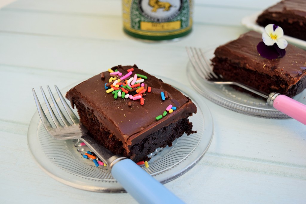 One-bowl-chocolate-sheet-cake-lucyloves-foodblog