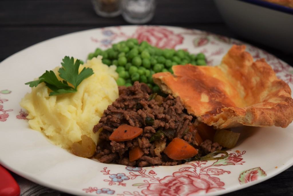 Deep Filled Minced Beef Pie - Geoff's Baking Blog