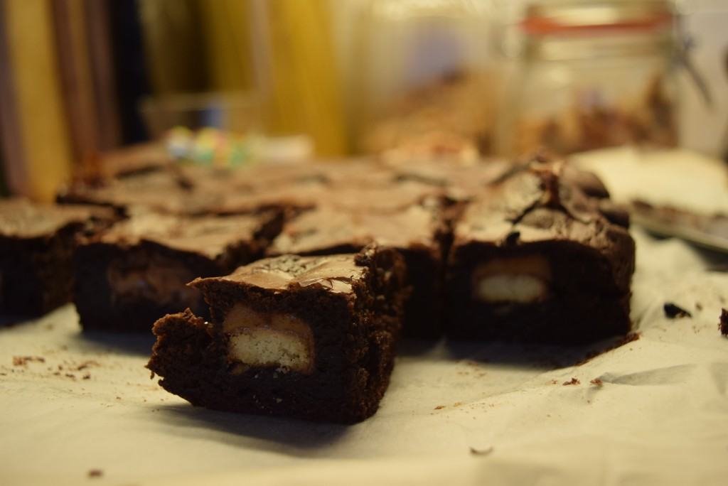 Chocolate-stuffed-brownies-lucyloves-foodblog