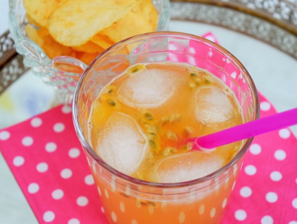 Passionfruit-ginger-spritzer-lucyloves-foodblog