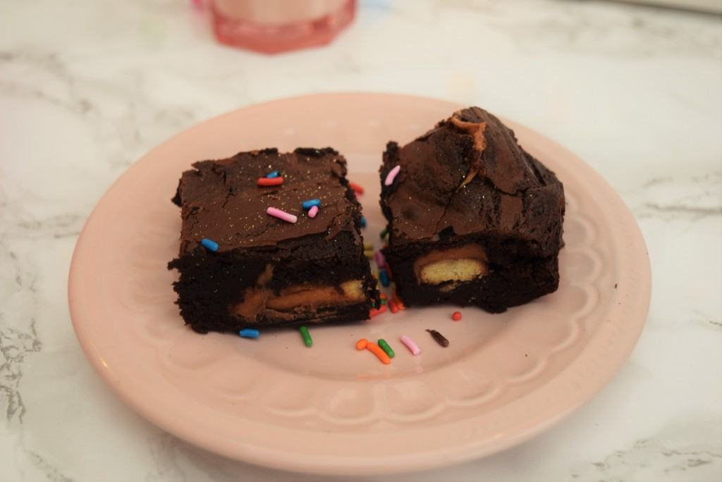 Chocolate-stuffed-brownies-lucyloves-foodblog