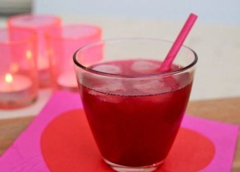 Lady-in-red-cocktail-lucyloves-foodblog