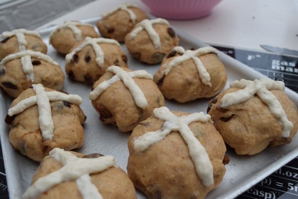 Classic-hot-cross-buns-lucyloves-foodblog