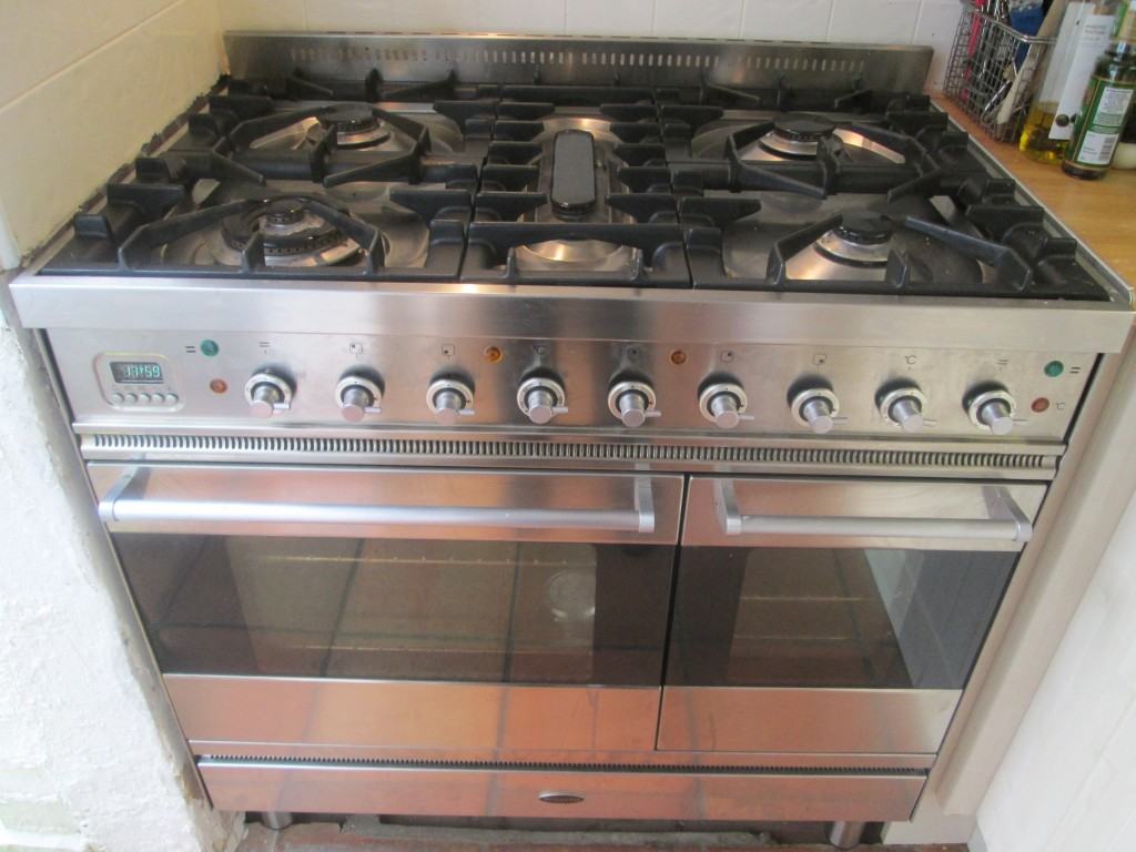 Range oven