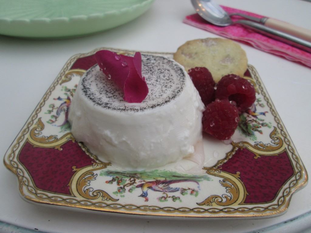 Rose-vanilla-panna-cotta-lucyloves-foodblog