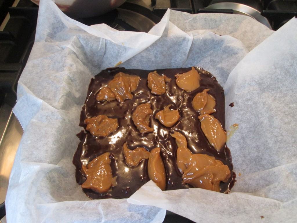 salted-dulce-de-leche-brownies-lucyloves-foodblog