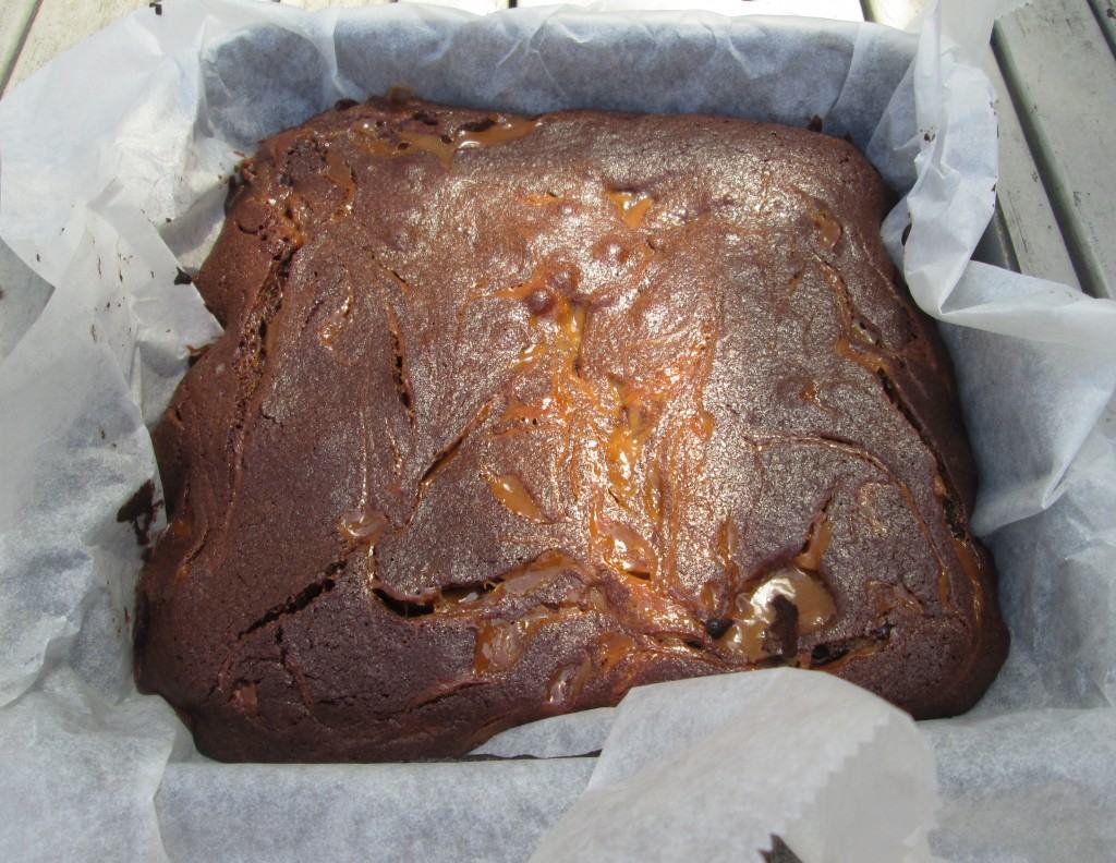 Salted-dulce-de-leche-brownies-lucyloves-foodblog