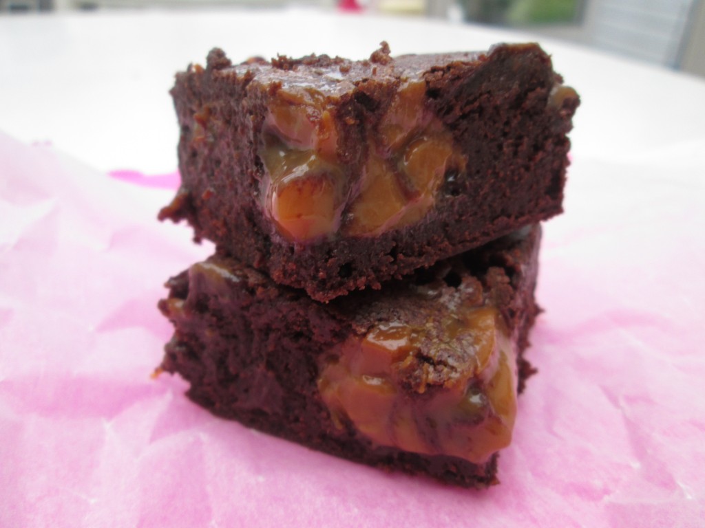 Salted-dulce-de-leche-brownies-lucyloves-foodblog