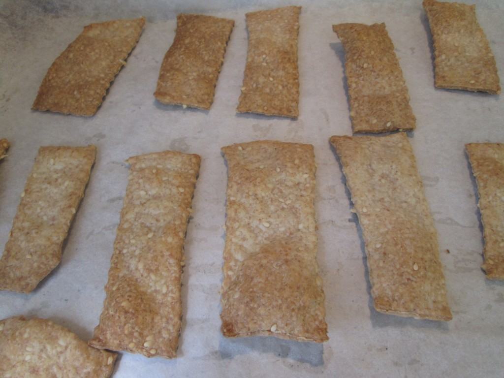 Sesame-Crackers-lucyloves-foodblog