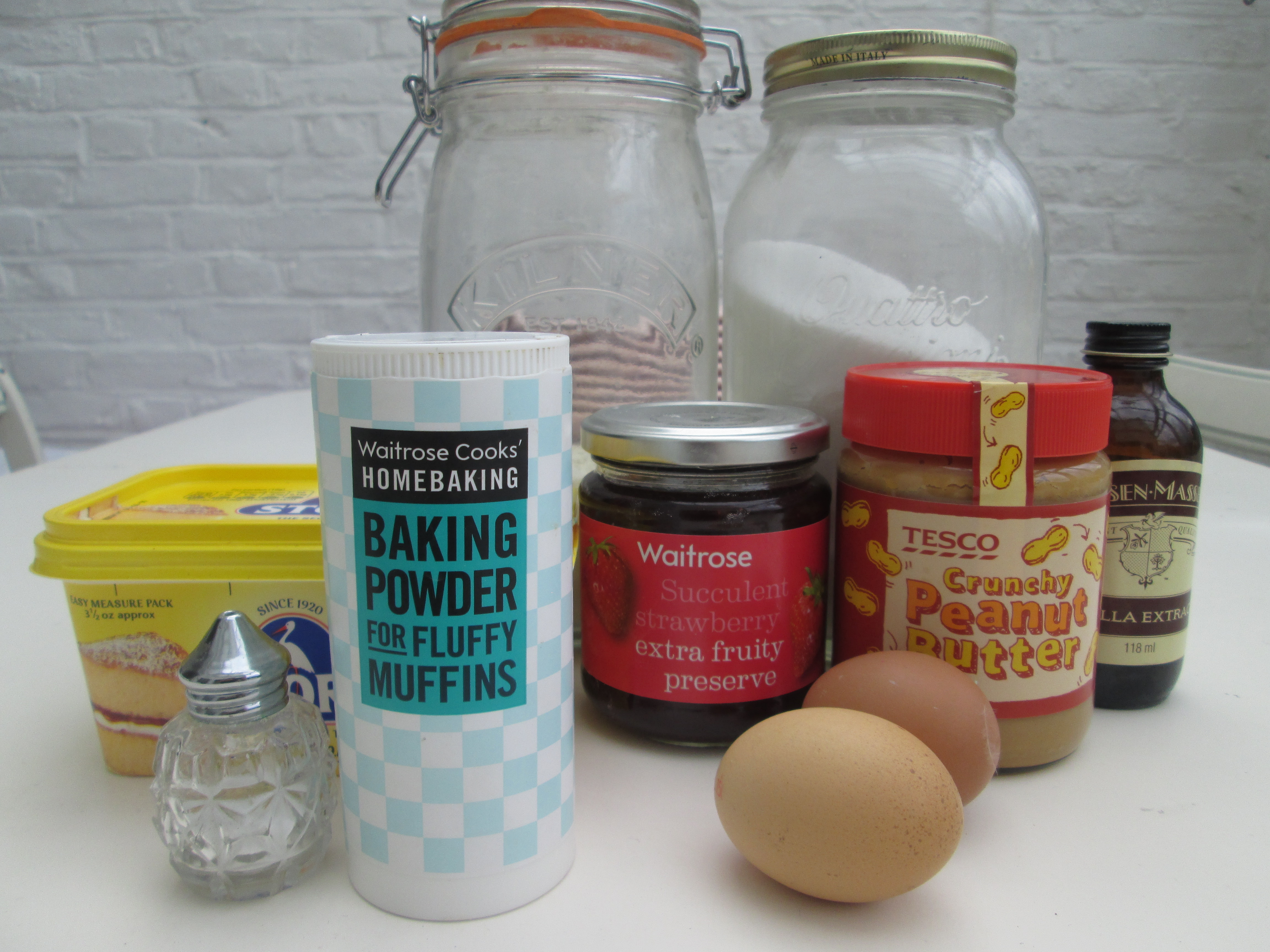 Peanut-butter-jam-slice-lucyloves-food-blog
