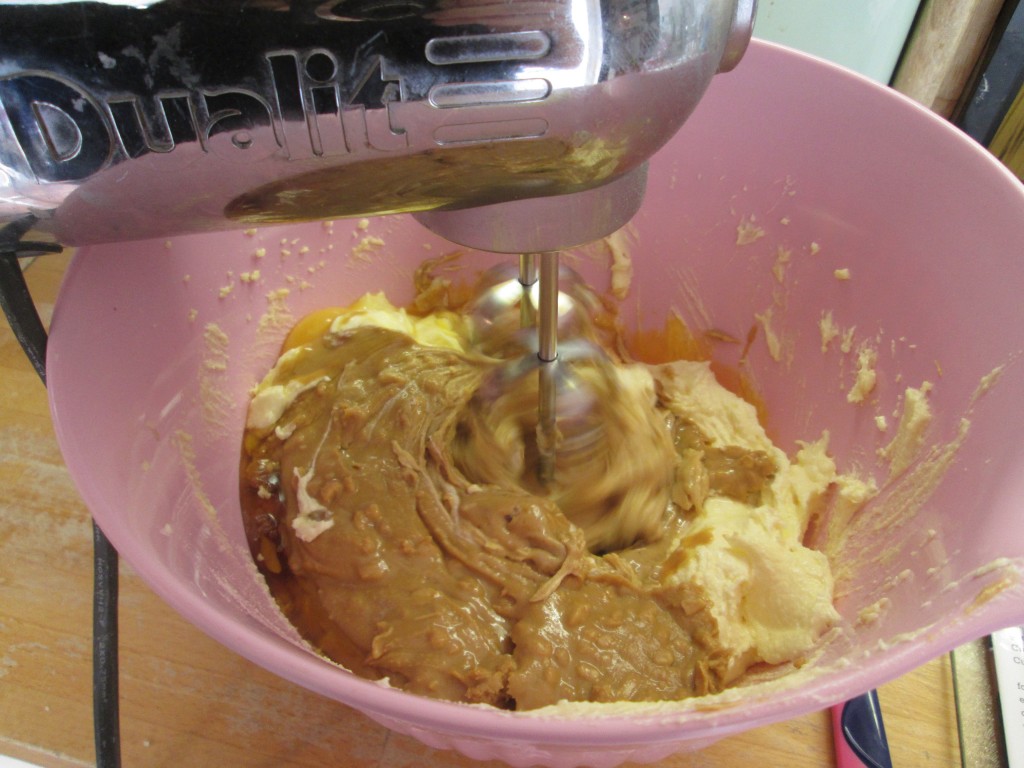 Peanut-butter-jam-slice-lucyloves-foodblog