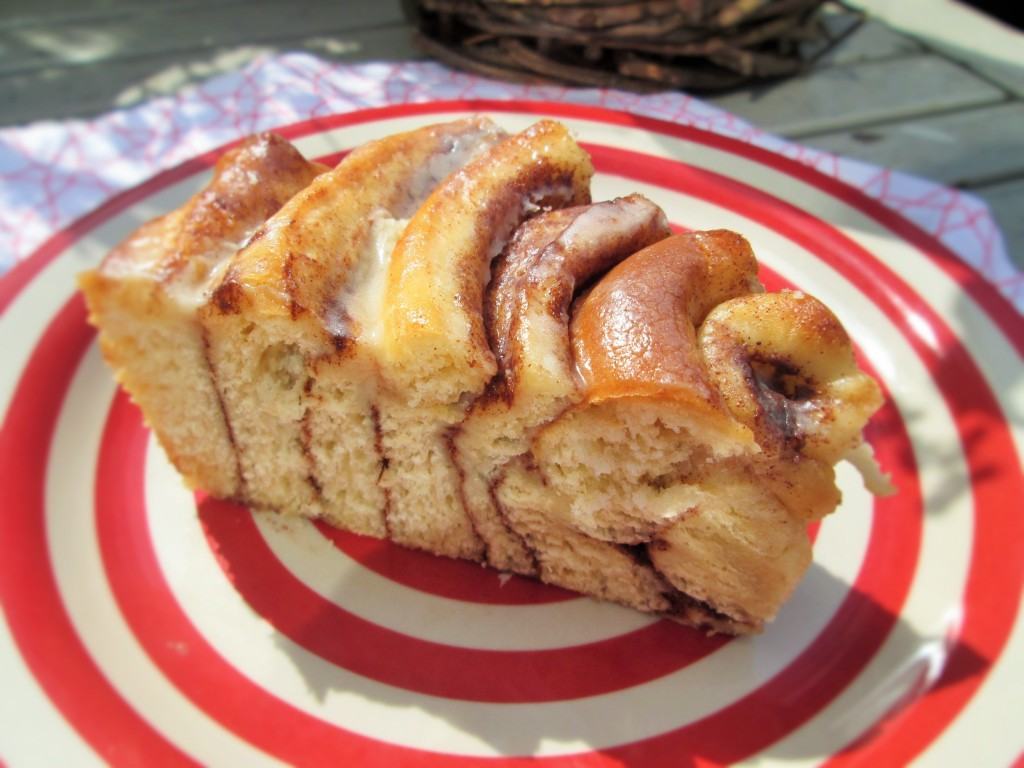 Giant-cinnamon-roll-lucyloves-foodblog