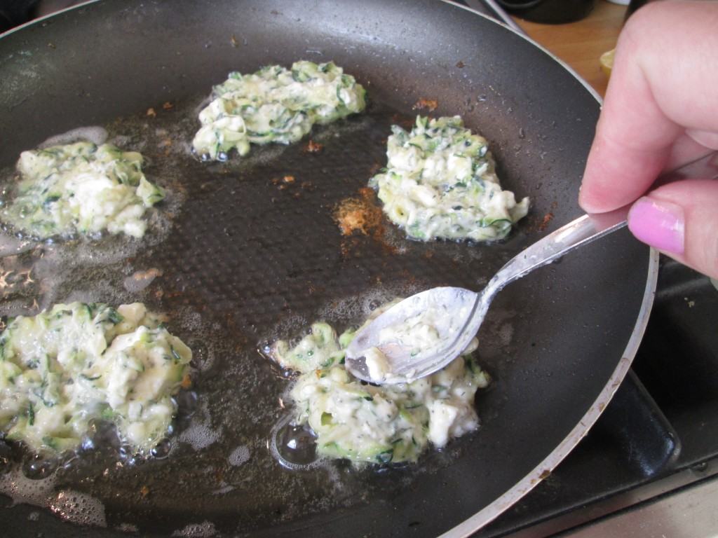 Courgette-feta-fritters-lucyloves-foodblog