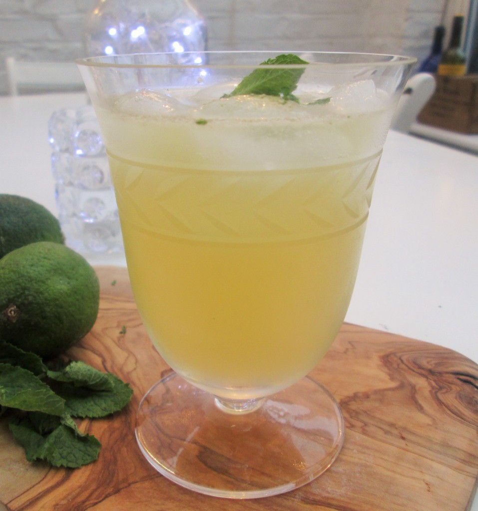 Apple-gin-mint-elderflower-cocktail-lucyloves-foodblog