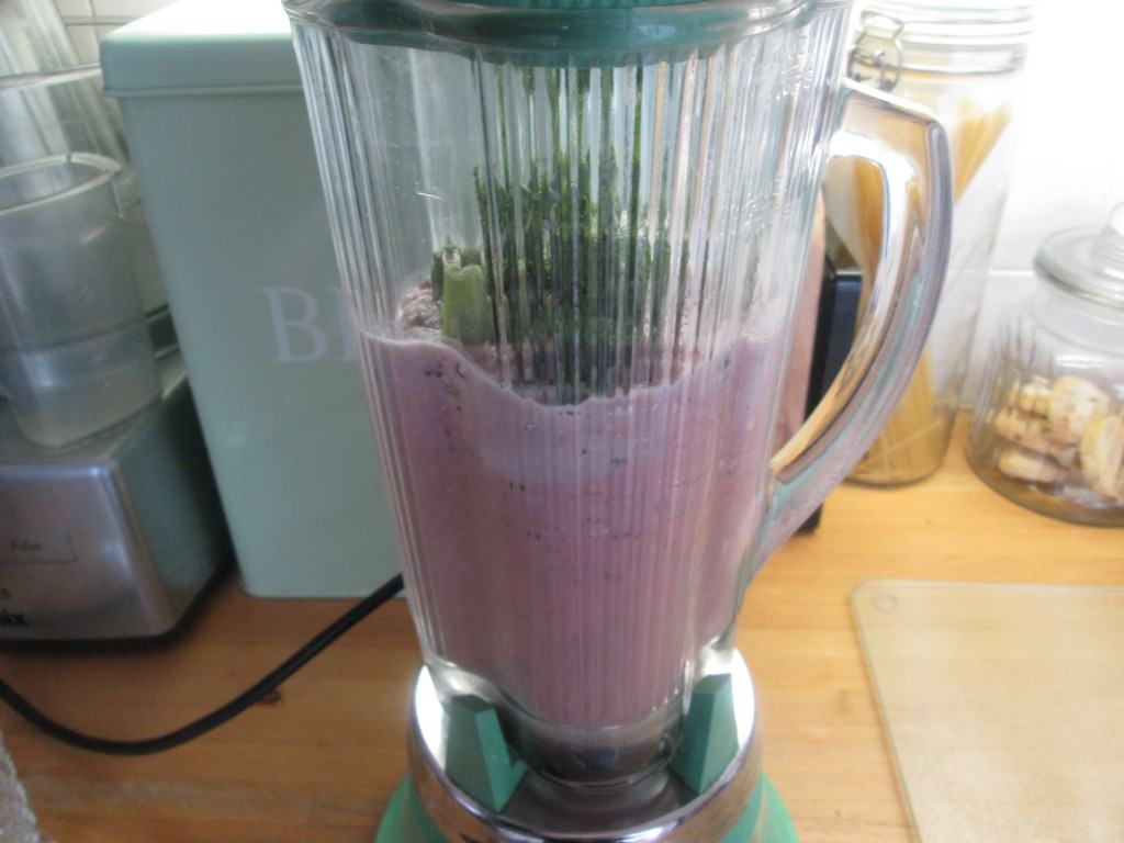 Breakfast-smoothie-lucyloves-foodblog