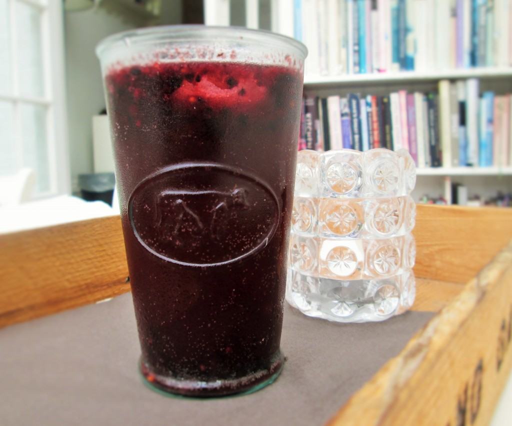 Bramble-vodka-spritzer-lucyloves-foodblog