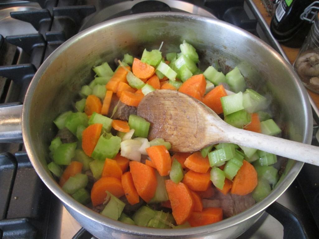 Beef-and-barley-soup-lucyloves-foodblog