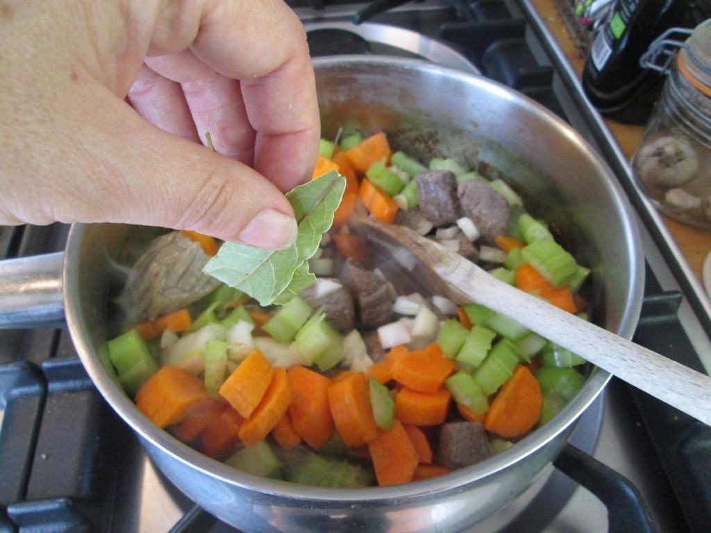 Beef-and-barley-soup-lucyloves-foodblog